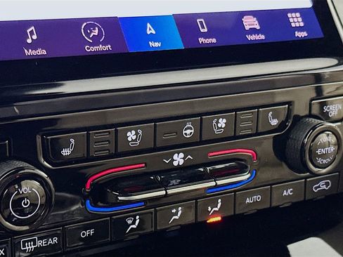 Certified 2025 Jeep Grand Cherokee L Limited w/ Luxury Tech Group II image 32