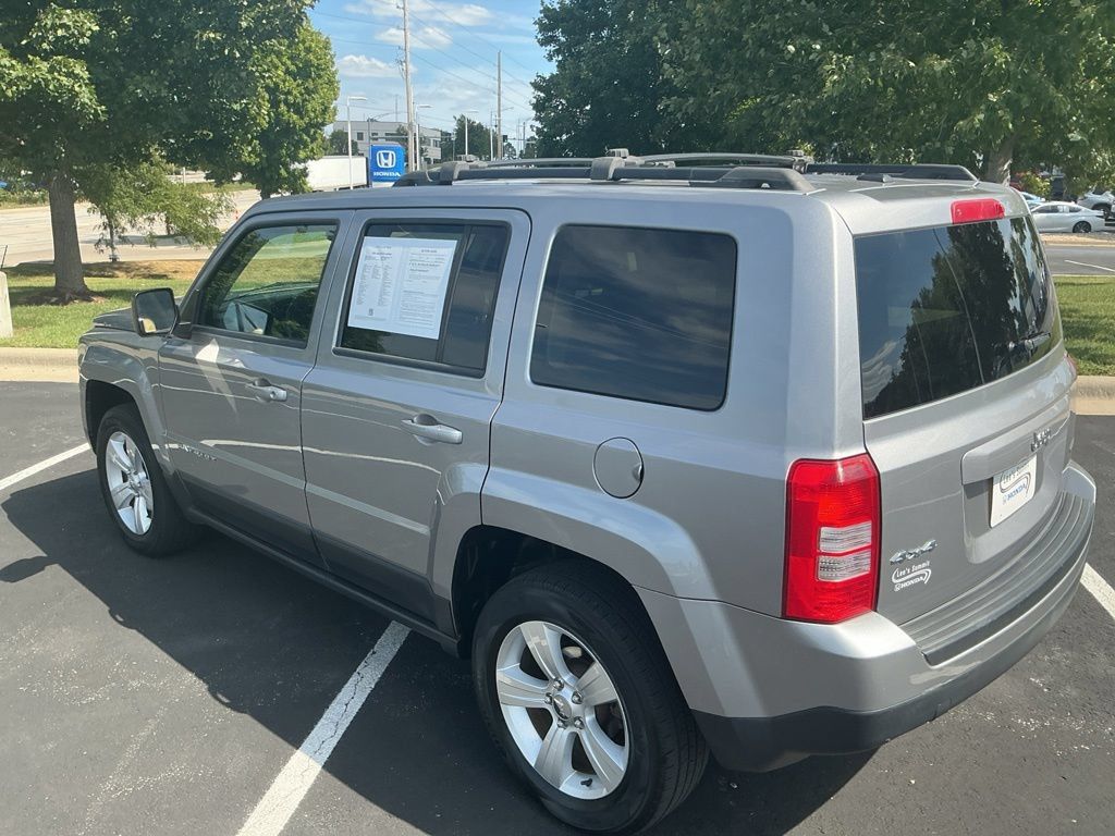 Used 2015 Jeep Patriot Latitude w/ Sun/Sound Group AWD/4WD image 5