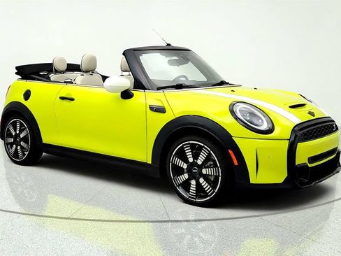 Used 2024 MINI Cooper S FWD image 3