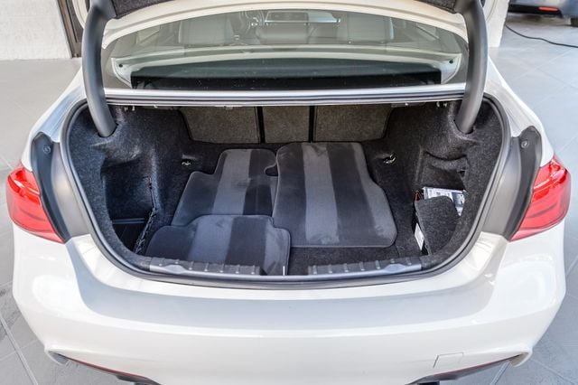 Used 2018 BMW 340i Sedan RWD image 11