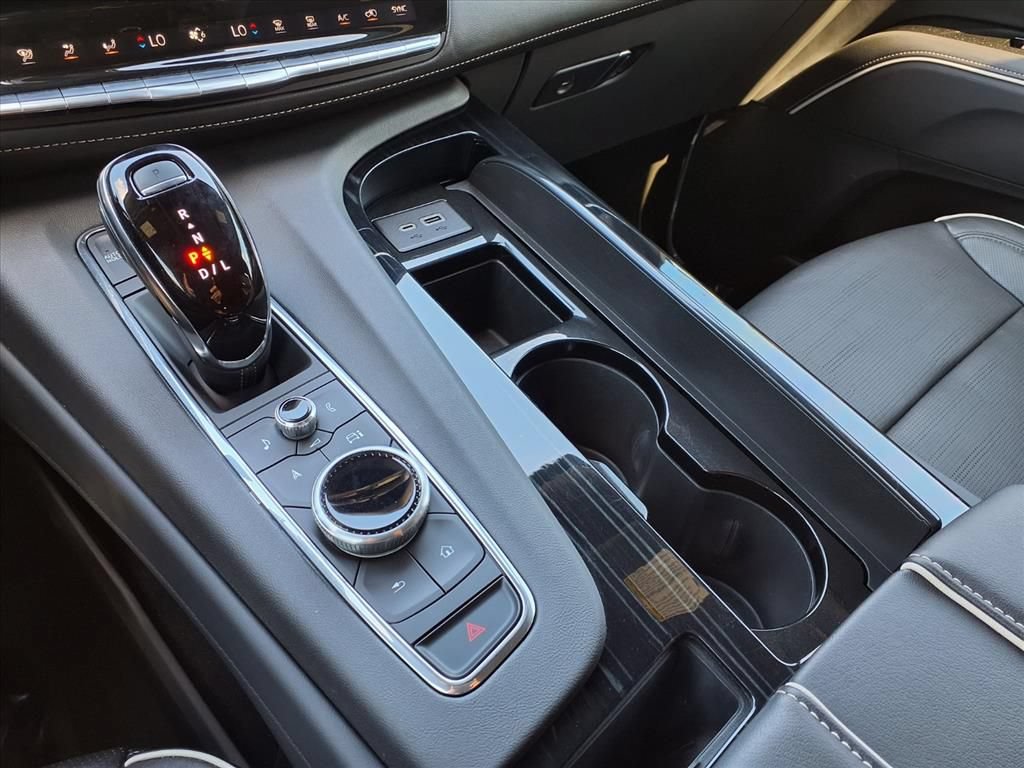 Certified 2024 Cadillac Escalade Sport AWD/4WD image 24