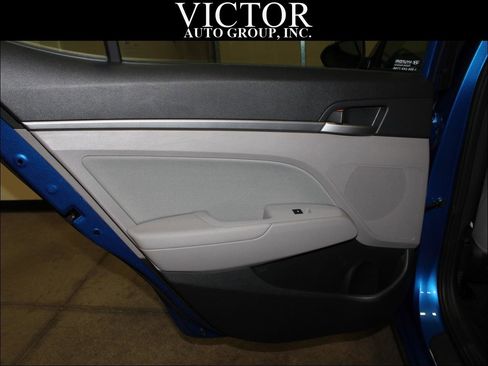 Used 2018 Hyundai Elantra SEL FWD image 30