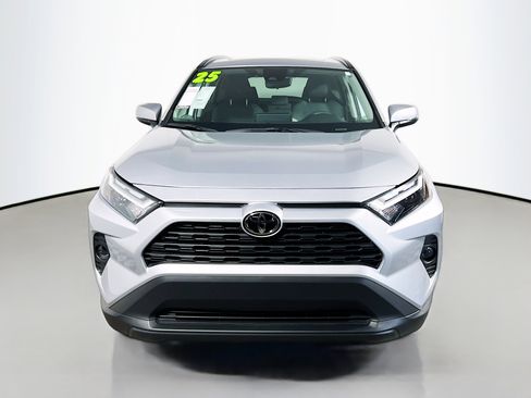 Used 2025 Toyota RAV4 XLE w/ Convenience Package FWD image 11