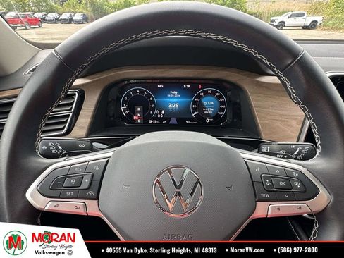 Used 2024 Volkswagen Atlas SE AWD/4WD image 22