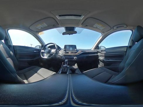 Used 2025 Nissan Altima 2.5 SV FWD image 42