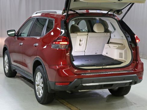 Used 2020 Nissan Rogue SV image 21