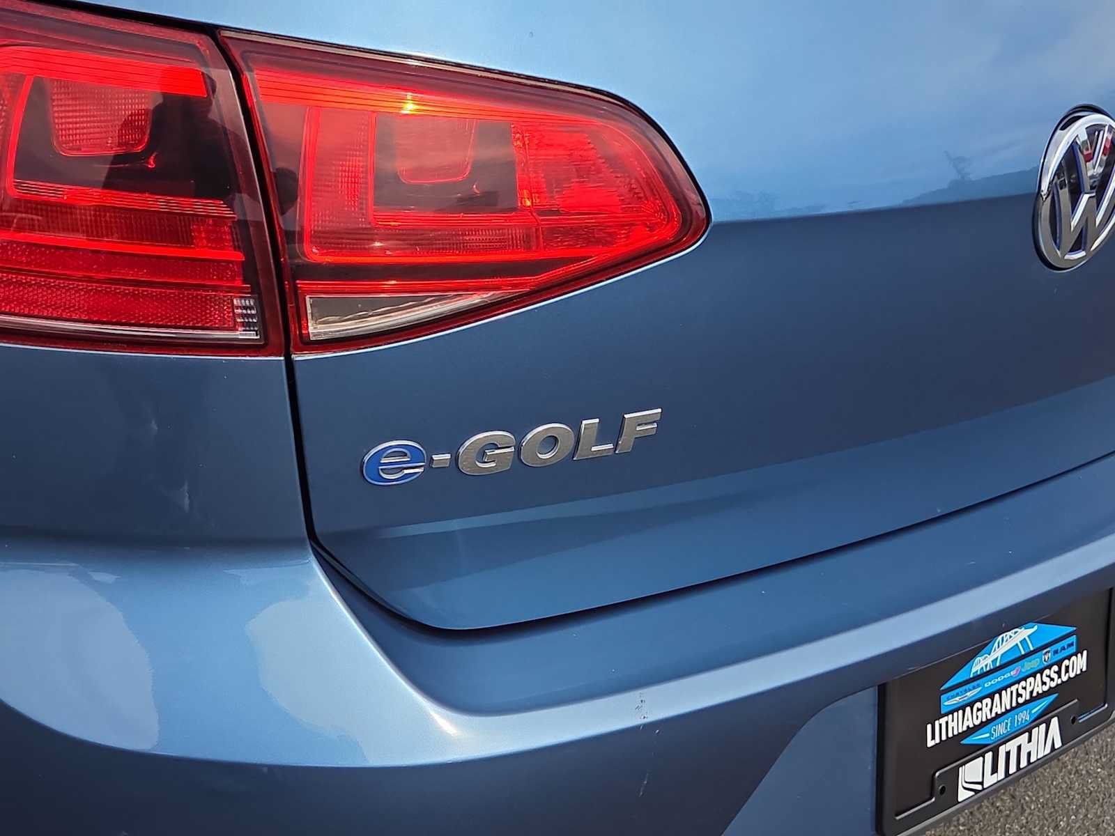Used 2016 Volkswagen e-Golf SE w/ DC Fast Charging Package FWD image 15