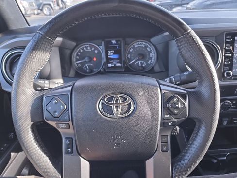 Used 2022 Toyota Tacoma TRD Off-Road image 21