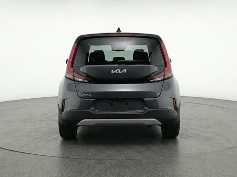 Used 2025 Kia Soul LX w/ LX Technology Package FWD image 7