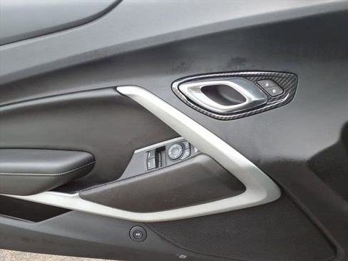 Used 2021 Chevrolet Camaro SS image 17