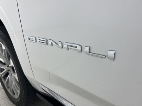 Used 2021 GMC Yukon XL Denali w/ Denali Premium Package image 30