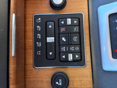 Used 2015 Land Rover LR4 HSE image 30