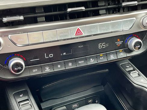 Used 2025 Kia Telluride EX X-Line AWD/4WD image 16