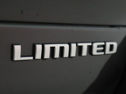 New 2025 Jeep Grand Cherokee L Limited image 40