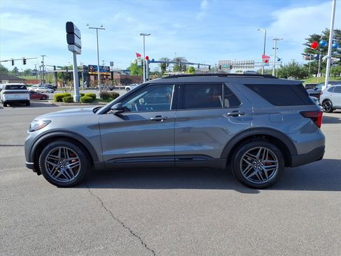 Certified 2025 Ford Explorer ST AWD/4WD image 2