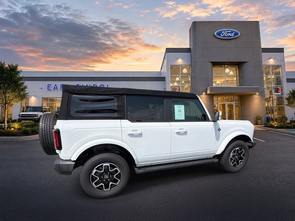 Used 2021 Ford Bronco Outer Banks AWD/4WD image 9