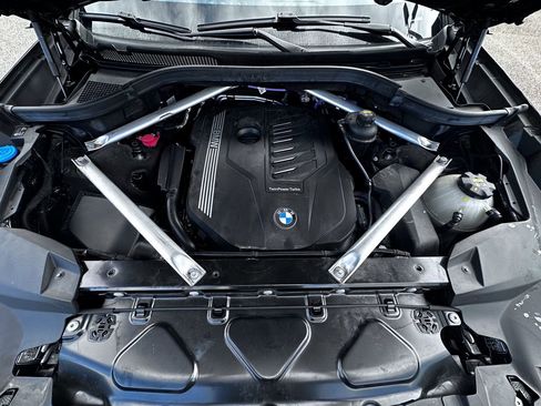 Used 2021 BMW X7 xDrive40i w/ M Sport Package image 17