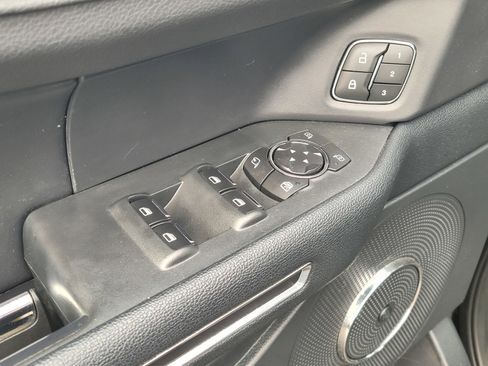 Used 2022 Ford Expedition Max Limited image 17