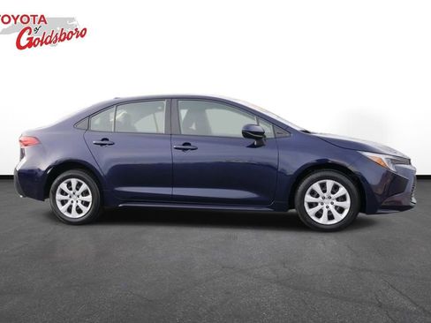 Used 2024 Toyota Corolla LE image 5