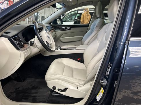 Used 2022 Volvo XC60 T8 Inscription Expression w/ Advanced Package AWD/4WD image 14