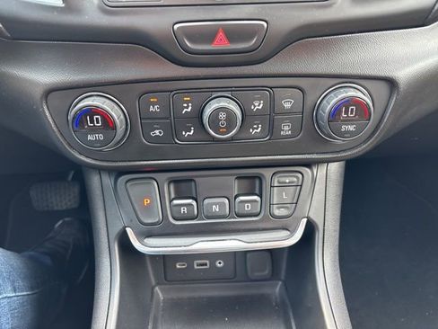 Certified 2020 GMC Terrain SLE w/ Driver Convenience Package image 22