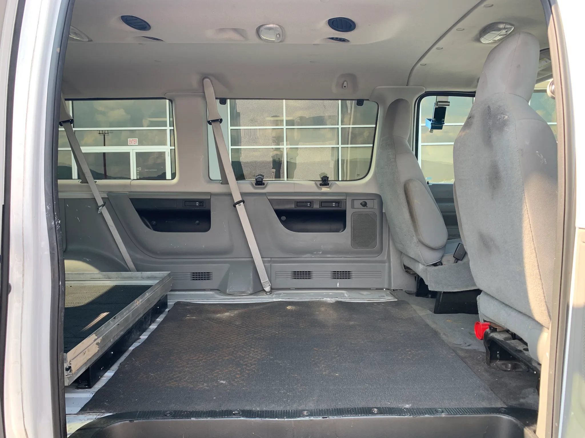 Used 2011 Ford E-350 and Econoline 350 XL w/ Interior Upgrade Pkg RWD image 27