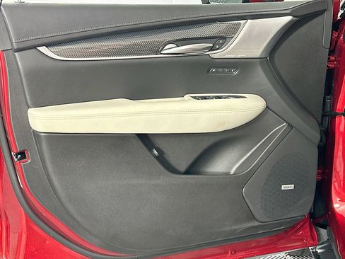 Used 2025 Cadillac XT5 Sportv w/ Technology Package image 19