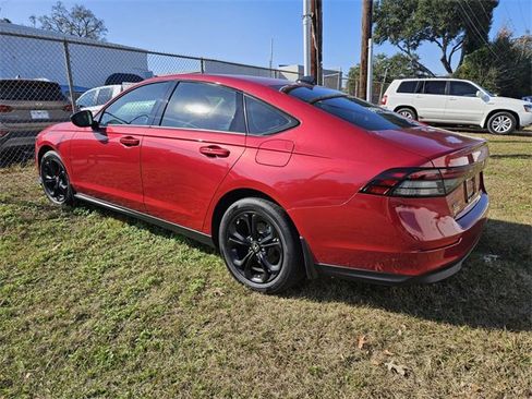 Used 2025 Honda Accord SE image 10