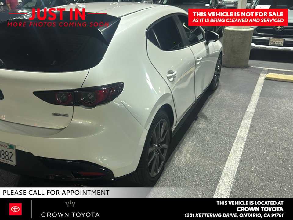 Used 2019 MAZDA MAZDA3 Hatchback w/ Preferred Package FWD image 4