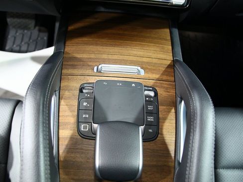 Used 2025 Mercedes-Benz GLE 350 4MATIC image 22