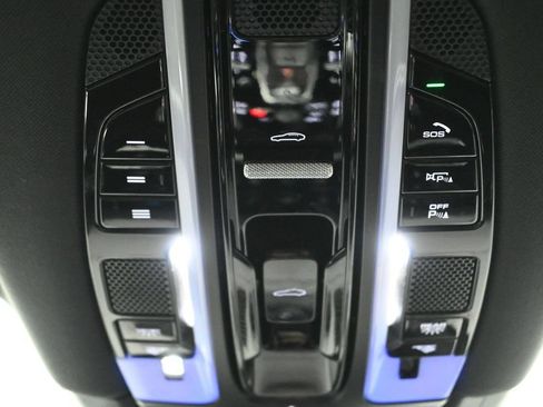 Certified 2023 Porsche Cayenne S Platinum AWD/4WD image 25