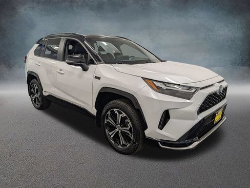 Used 2023 Toyota RAV4 XSE w/ Premium Package AWD/4WD image 3