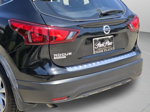 Used 2018 Nissan Rogue Sport S w/ S Appearance Package FWD image 38