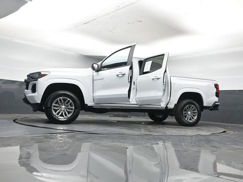 Used 2024 Chevrolet Colorado LT image 44