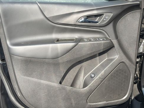 Used 2024 Chevrolet Equinox LT FWD image 10