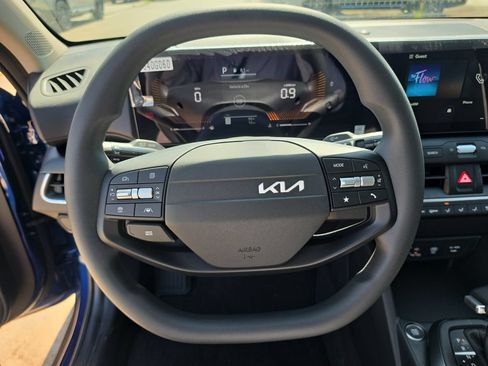 New 2026 Kia K4 FWD image 27