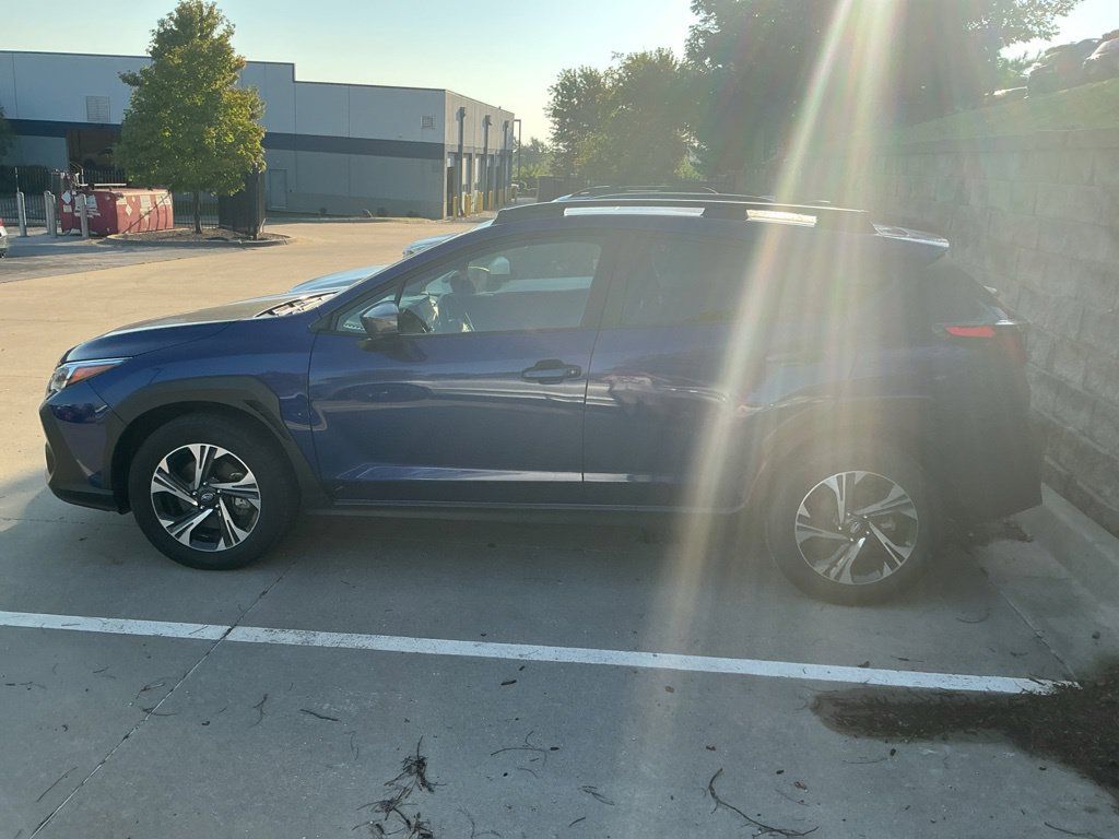 Certified 2025 Subaru Crosstrek 2.5i Premium AWD/4WD image 5
