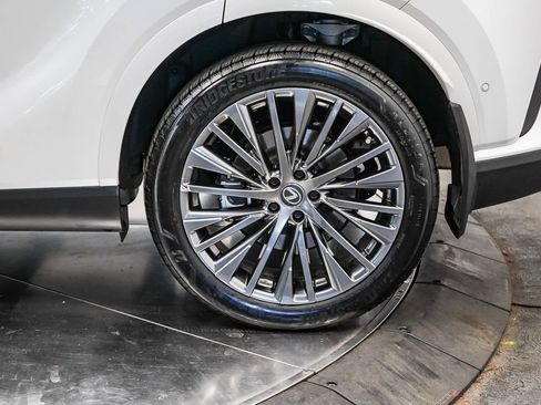 Used 2025 Lexus RX 450h Luxury image 10