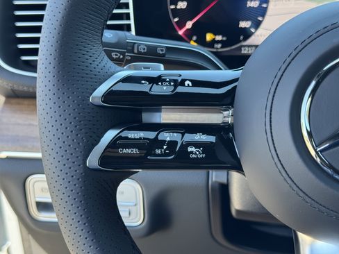 New 2025 Mercedes-Benz GLS 450 4MATIC image 23