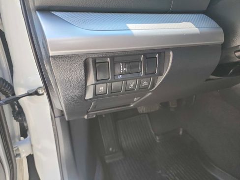 Used 2019 Subaru Outback 2.5i AWD/4WD image 18