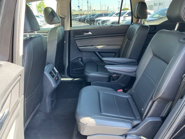 Certified 2023 Volkswagen Atlas SEL R-Line AWD/4WD image 16