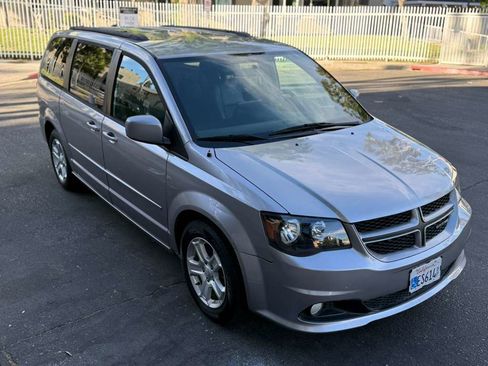Used 2016 Dodge Grand Caravan R/T image 7