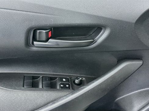 Used 2025 Toyota Corolla LE FWD image 15