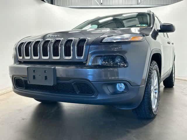 Used 2016 Jeep Cherokee Latitude w/ Cold Weather Group AWD/4WD image 27