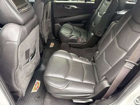 Used 2017 Cadillac Escalade Platinum AWD/4WD image 23