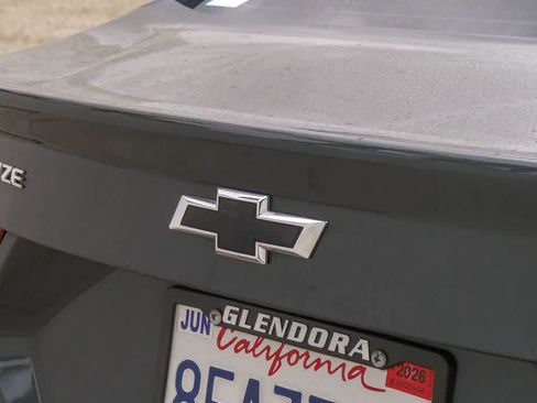 Used 2018 Chevrolet Cruze LT FWD image 11