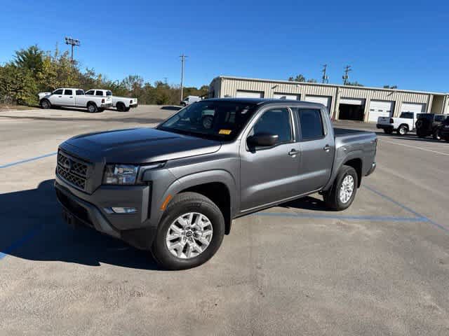Used 2024 Nissan Frontier SV w/ SV Convenience Package AWD/4WD image 2