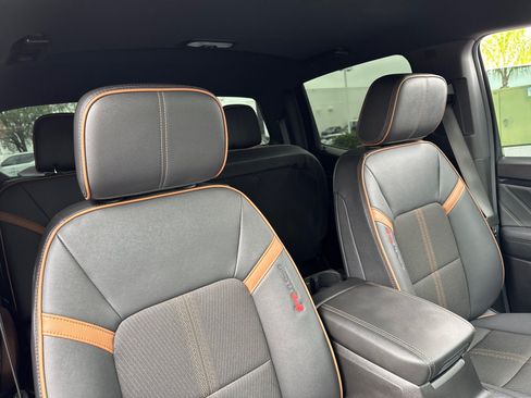 Certified 2025 GMC Canyon AT4 AWD/4WD image 15