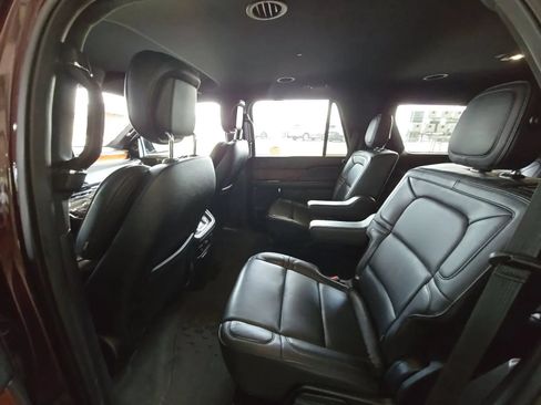 Used 2018 Lincoln Navigator Select w/ Technology Package AWD/4WD image 5
