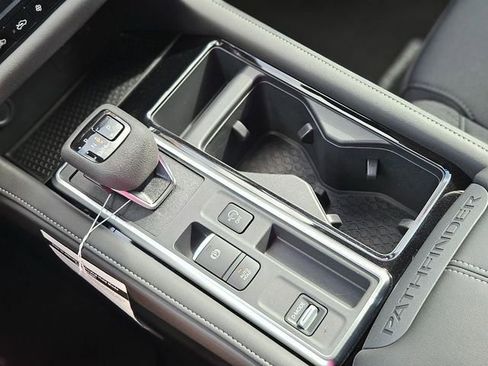 New 2025 Nissan Pathfinder SV image 21